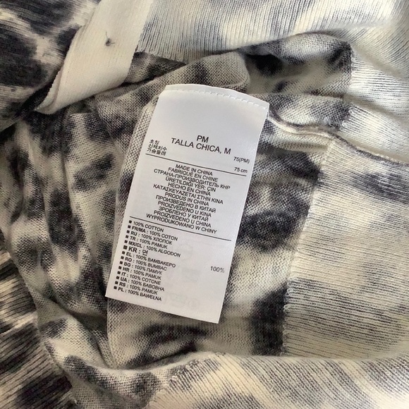 🦋2 for $35 Banana Republic Animal Print Cardigan - Picture 7 of 7